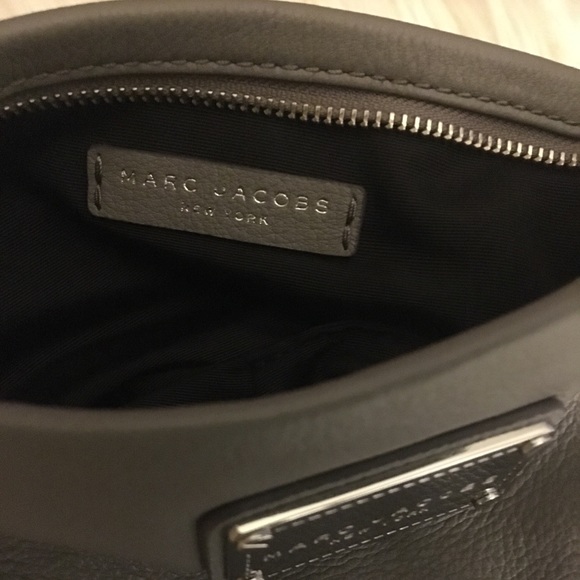 Marc Jacobs Crossbody Purse - Gray/ Silver - Picture 4 of 5
